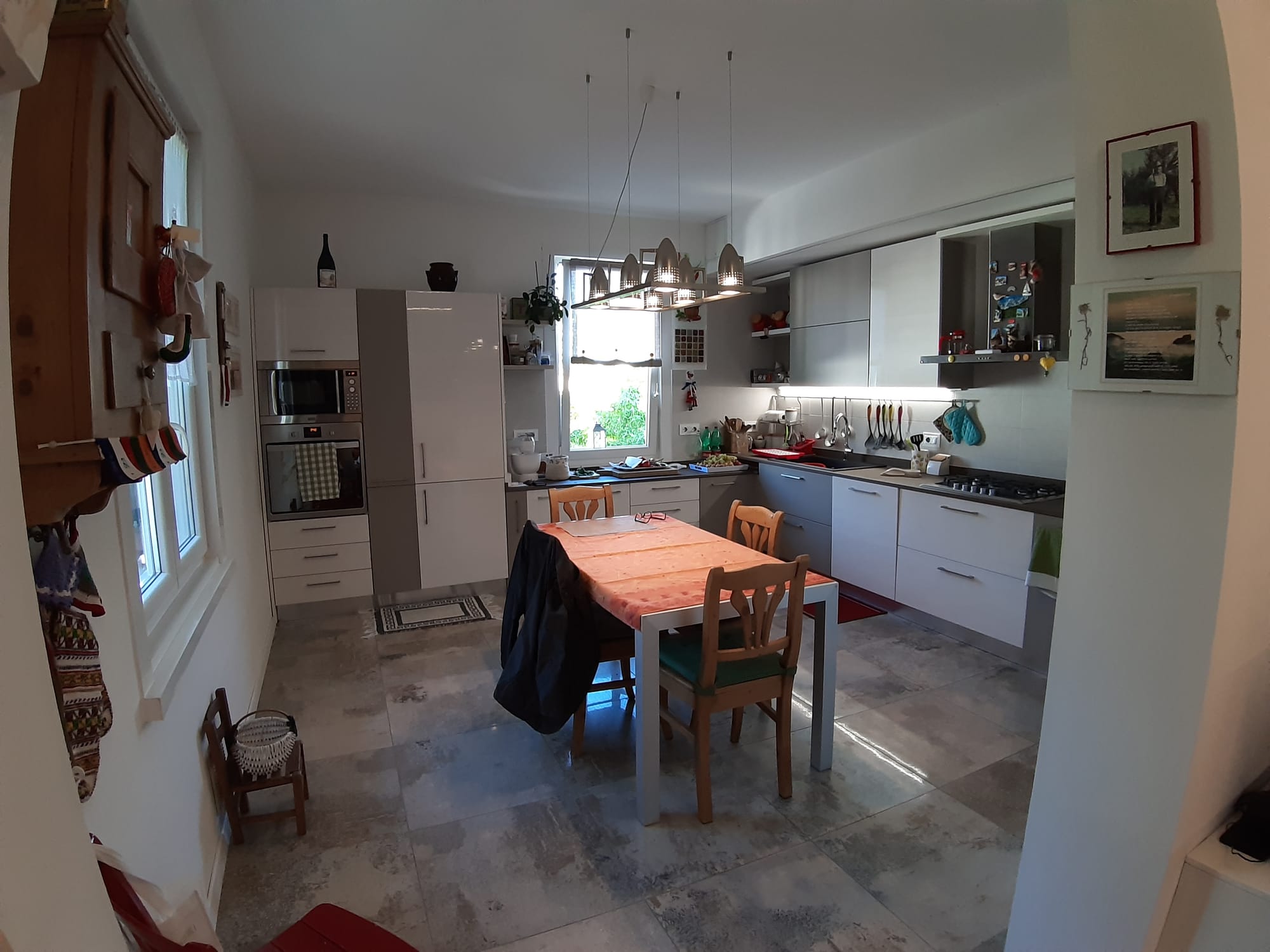 APPARTAMENTO ALL'ULTIMO PIANO CON SOGGIORNO E CUCINA SEPARATI