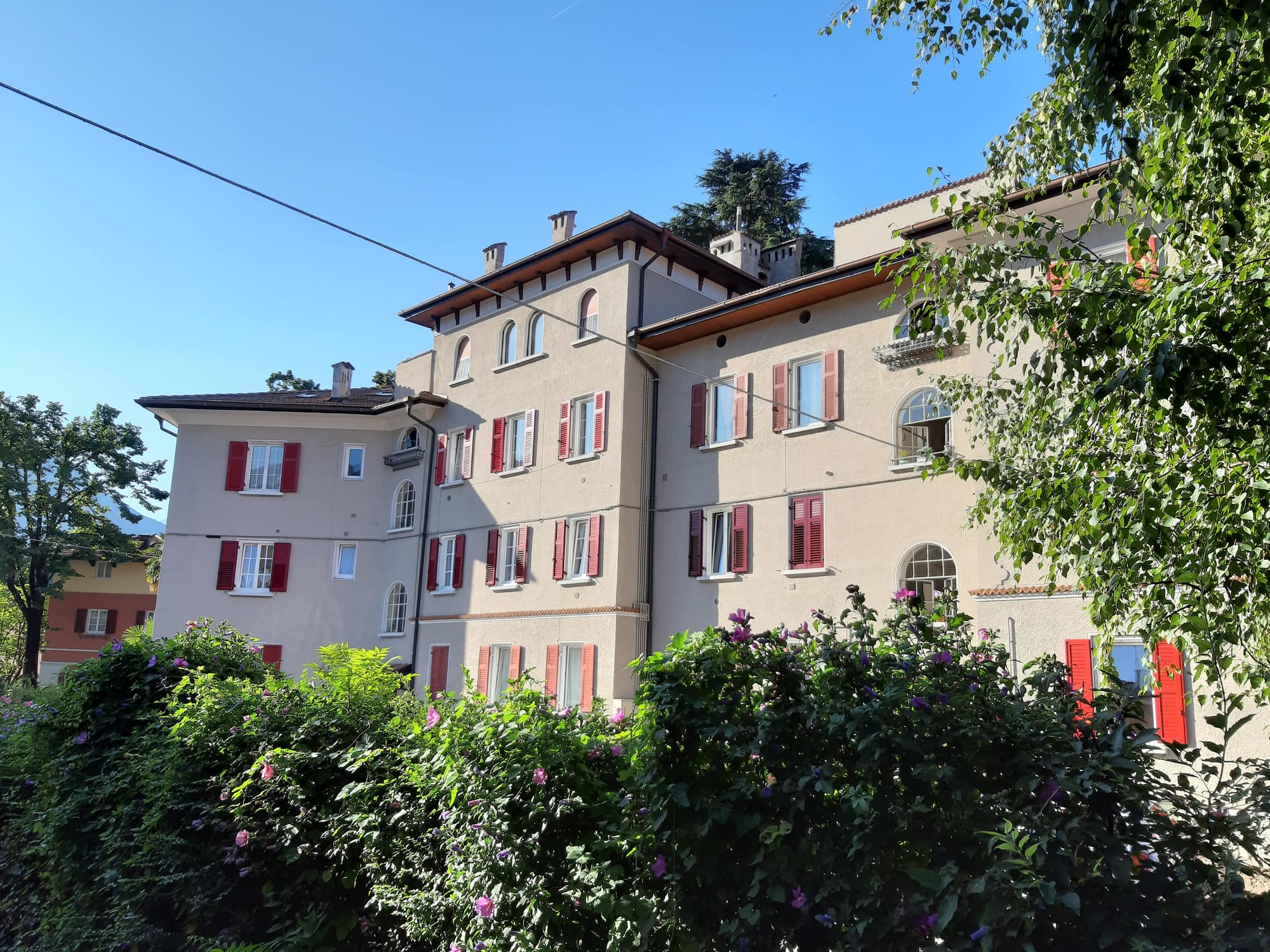 APPARTAMENTO ALL'ULTIMO PIANO CON SOGGIORNO E CUCINA SEPARATI