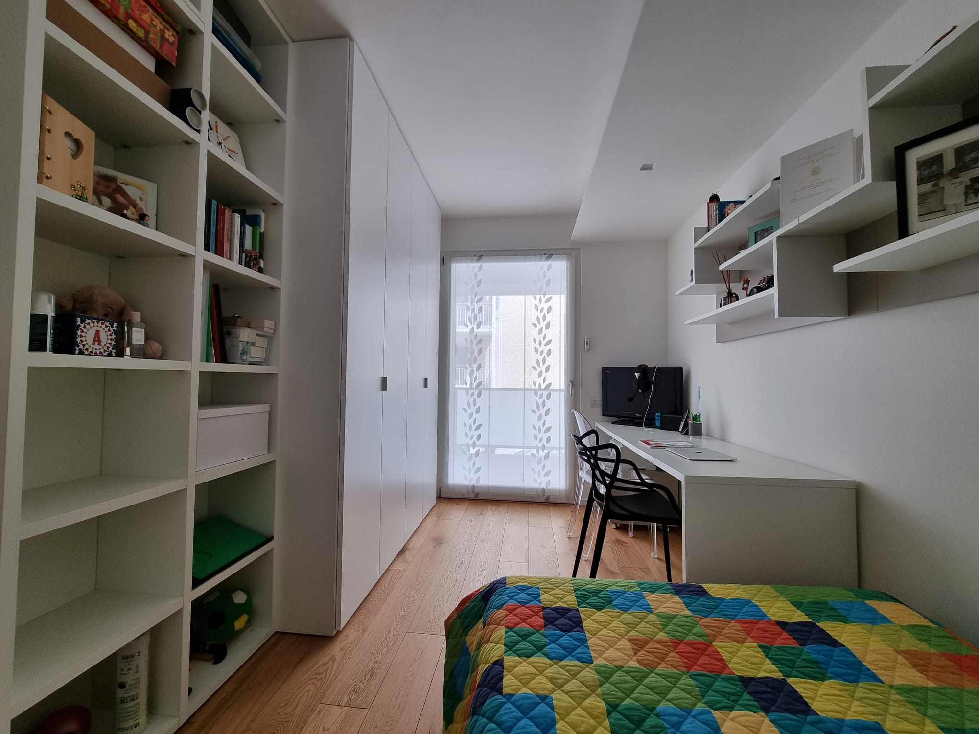 ELEGANTE APPARTAMENTO CON CABINA ARMADIO E FINITURE DI QUALITA' ECCELSA