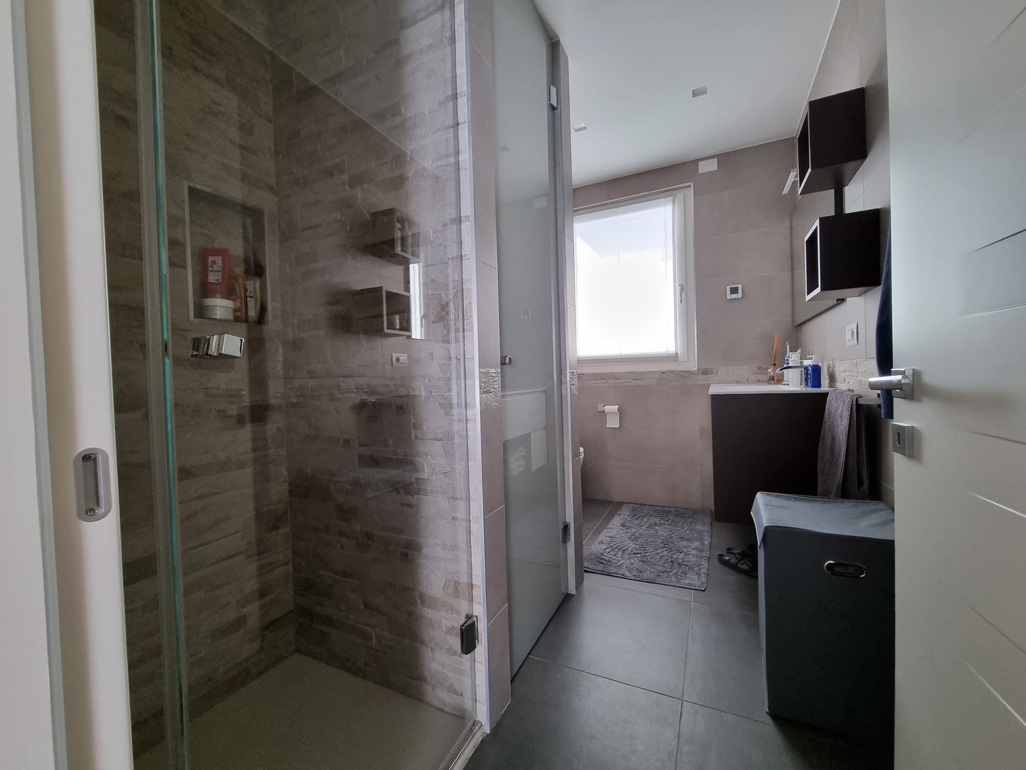 ELEGANTE APPARTAMENTO CON CABINA ARMADIO E FINITURE DI QUALITA' ECCELSA