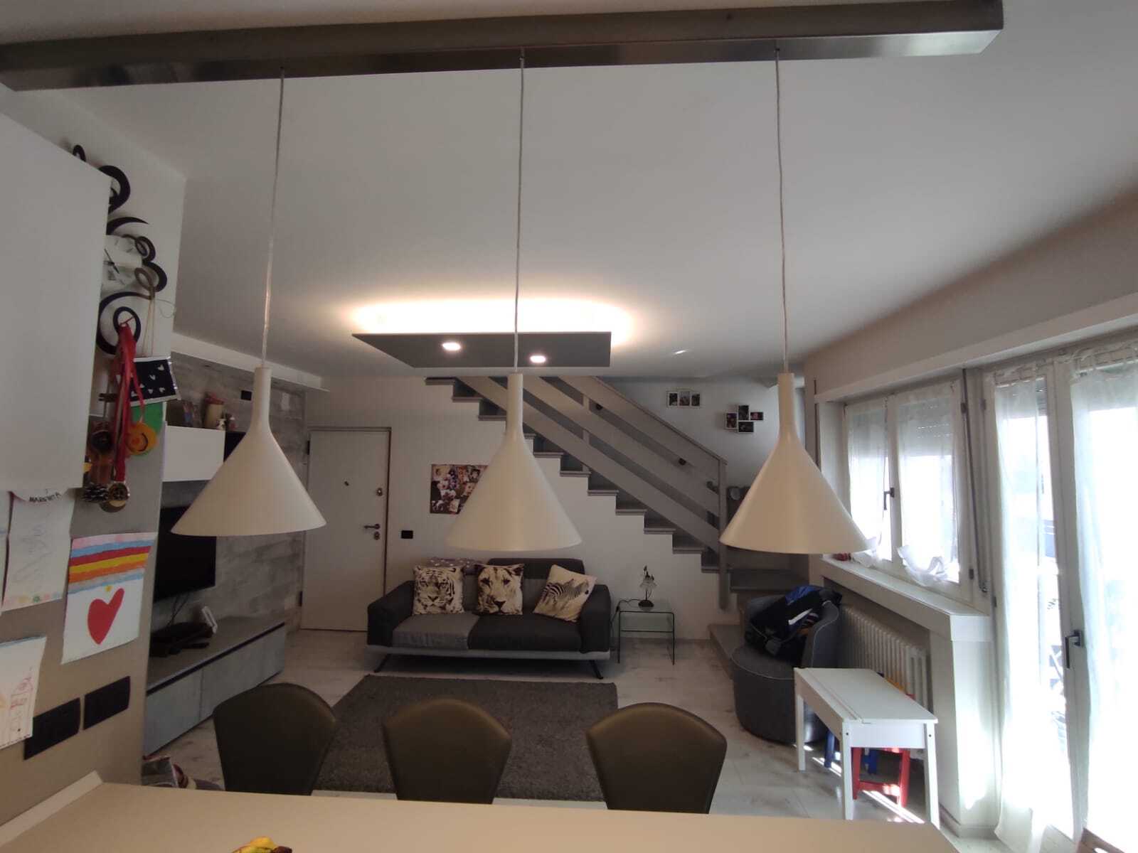 TRILOCALE SU DUE LIVELLI CON DUE BAGNI