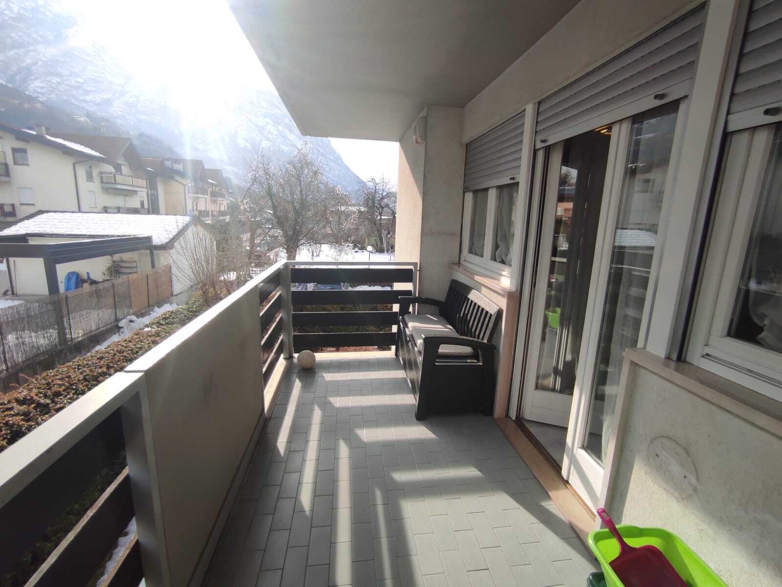 TRILOCALE SU DUE LIVELLI CON DUE BAGNI