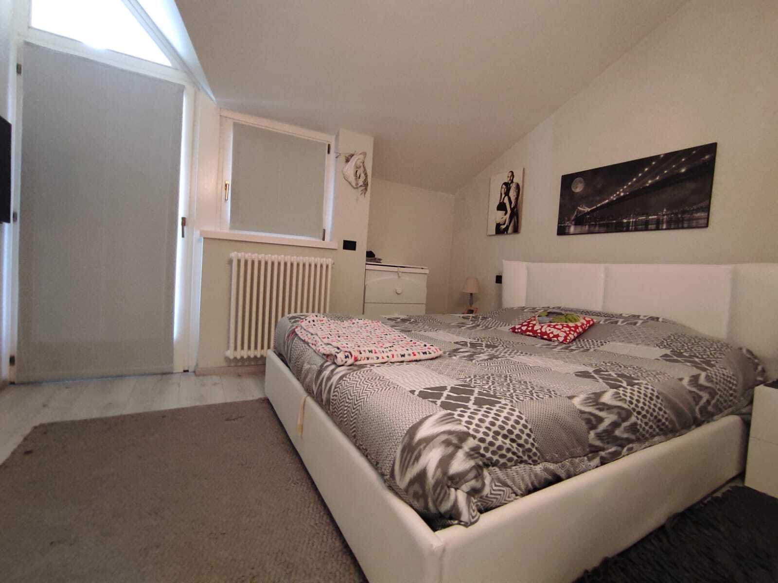 TRILOCALE SU DUE LIVELLI CON DUE BAGNI