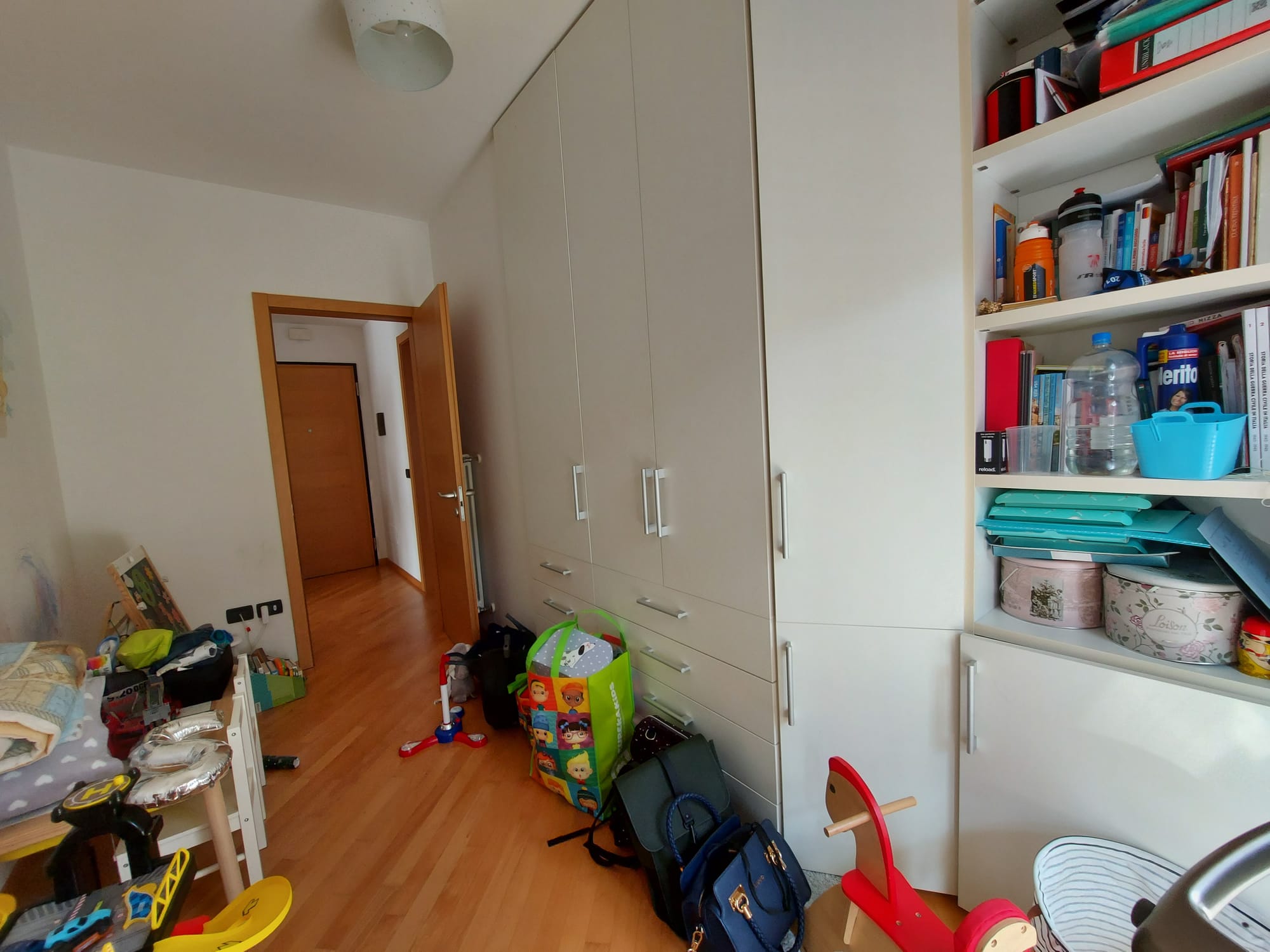 APPARTAMENTO ALL'ULTIMO PIANO DI UNA PICCOLA PALAZZINA IN VIALE DEGLI OLMI 