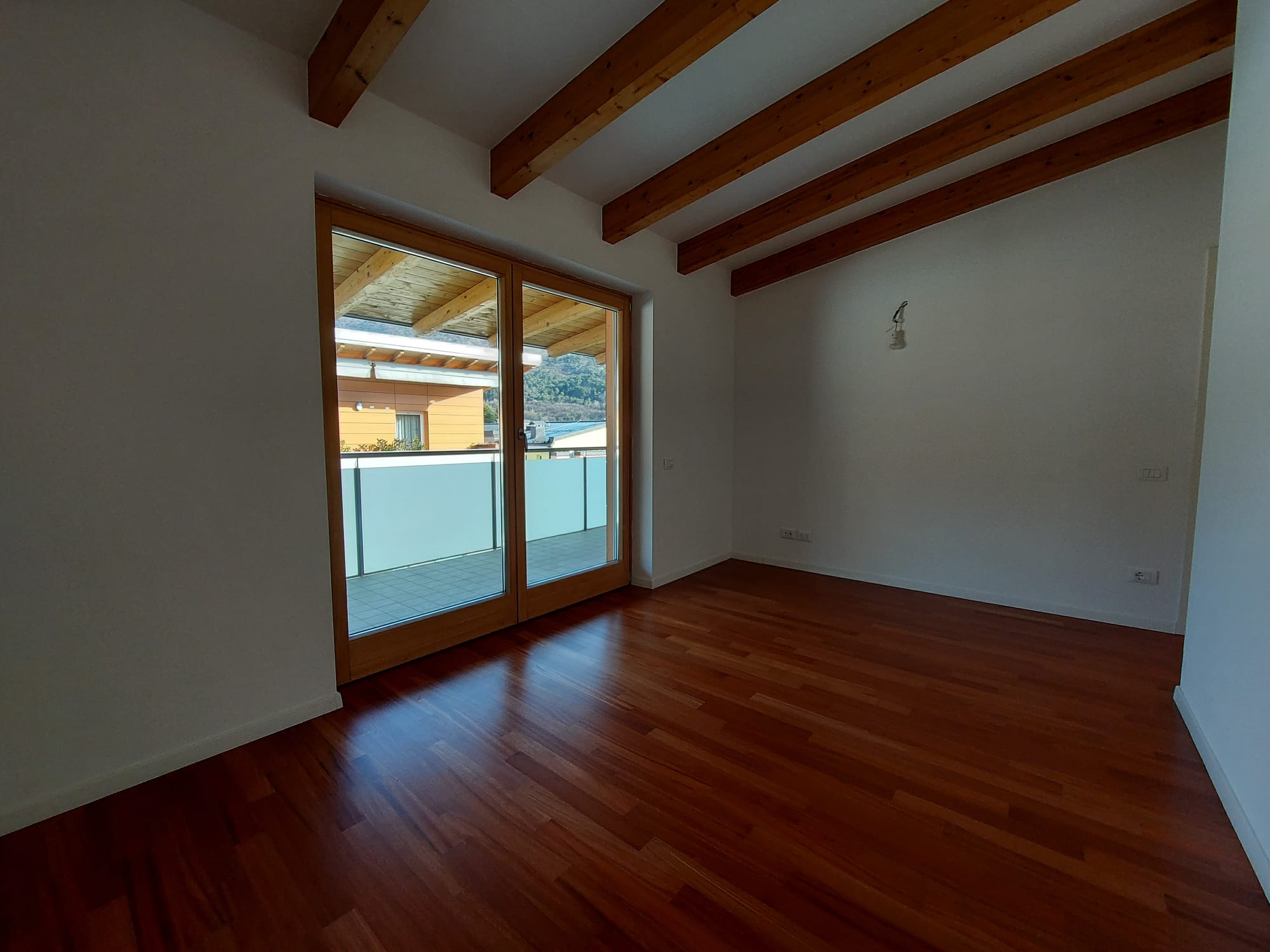 APPARTAMENTO DI RECENTE COSTRUZIONE CON GRANDE TERRAZZA