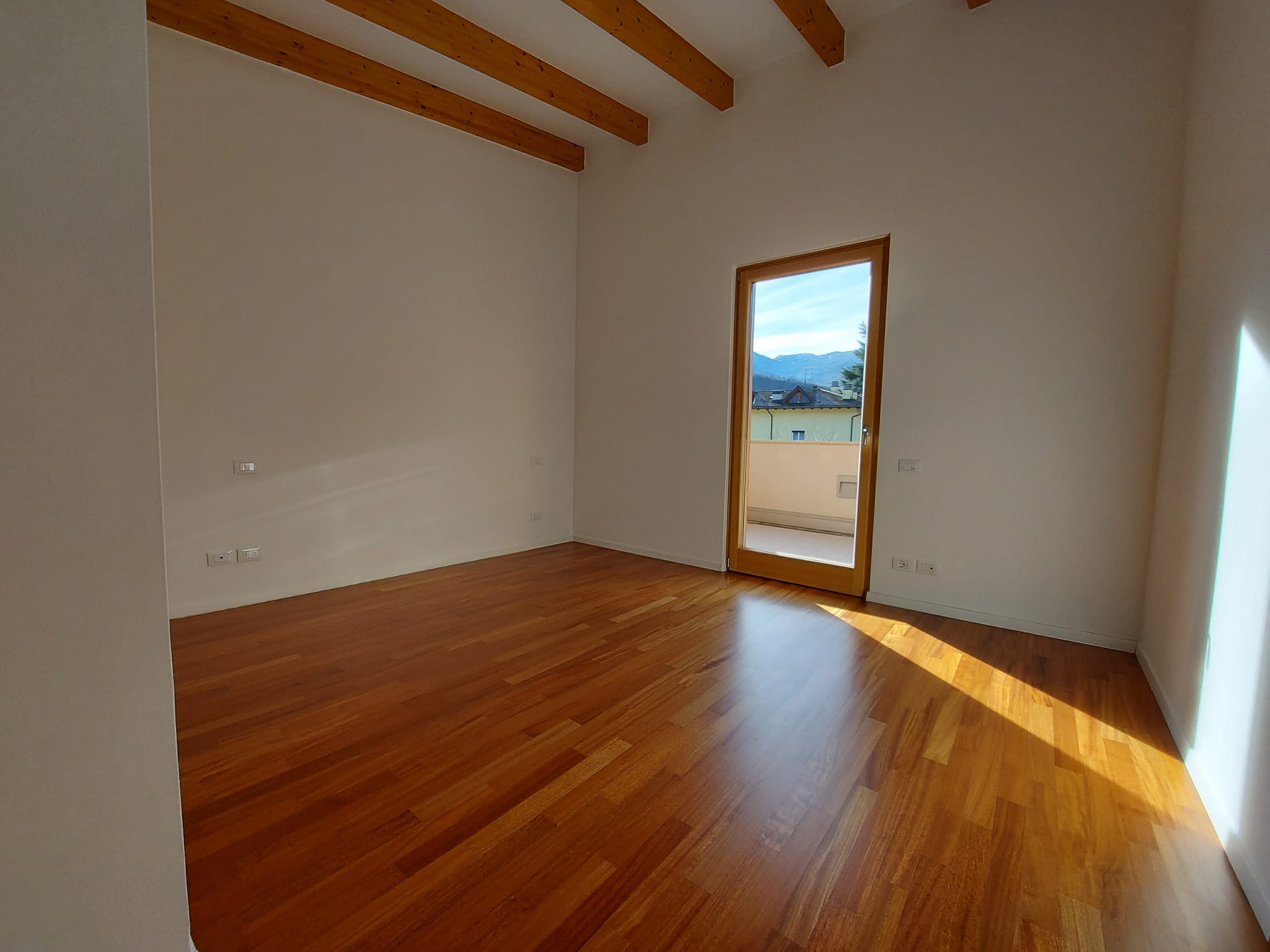 APPARTAMENTO DI RECENTE COSTRUZIONE CON GRANDE TERRAZZA