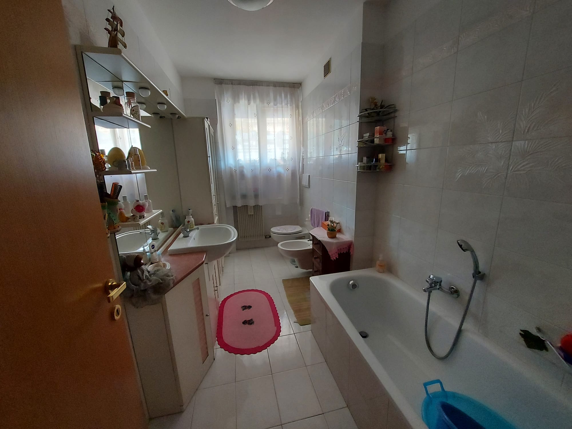 APPARTAMENTO IN VIA GUARDINI CON CUCINA E SOGGIORNO SEPARATI 