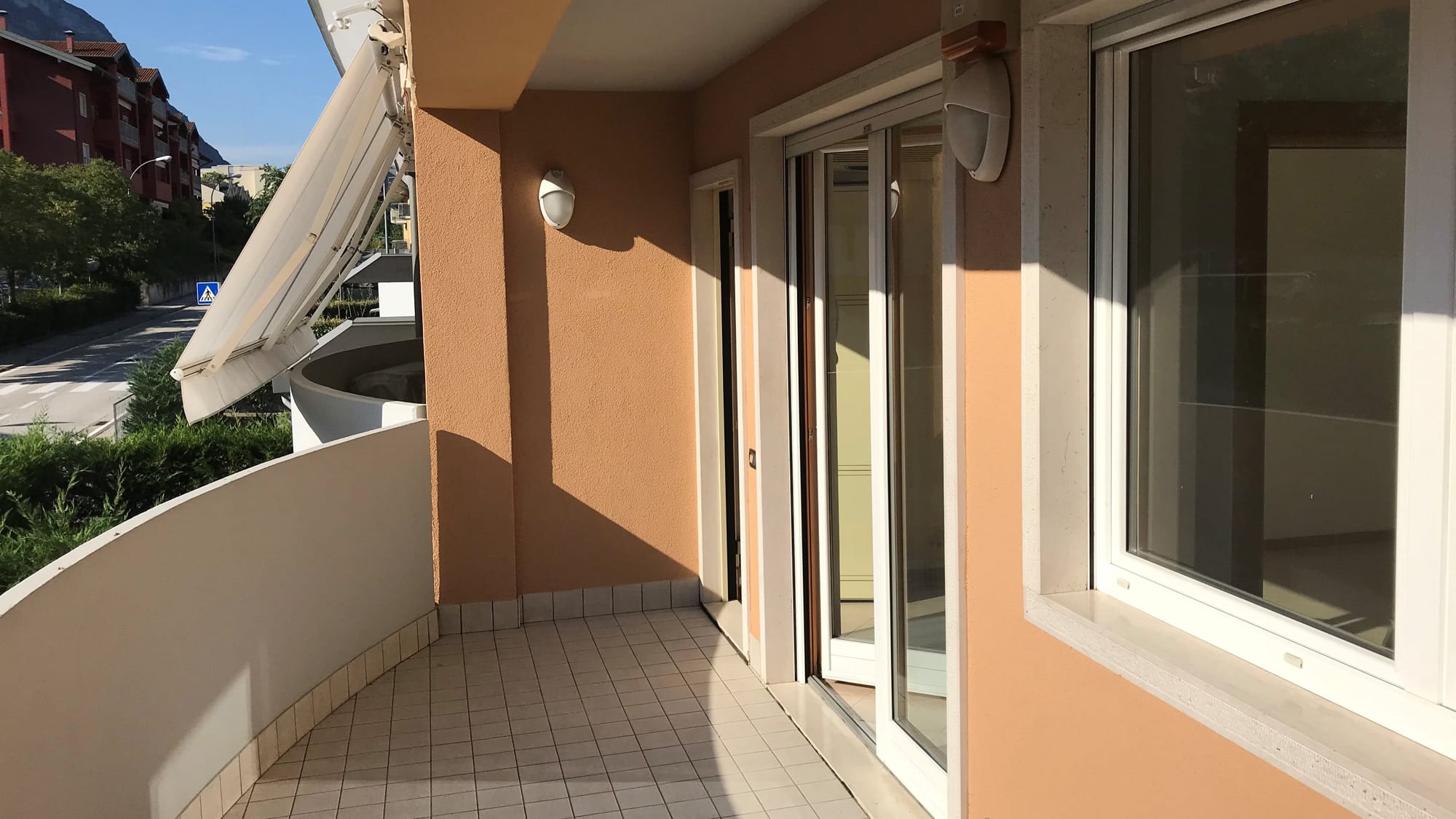 APPARTAMENTO MULTIPIANO CON TRE CAMERE DA LETTO 