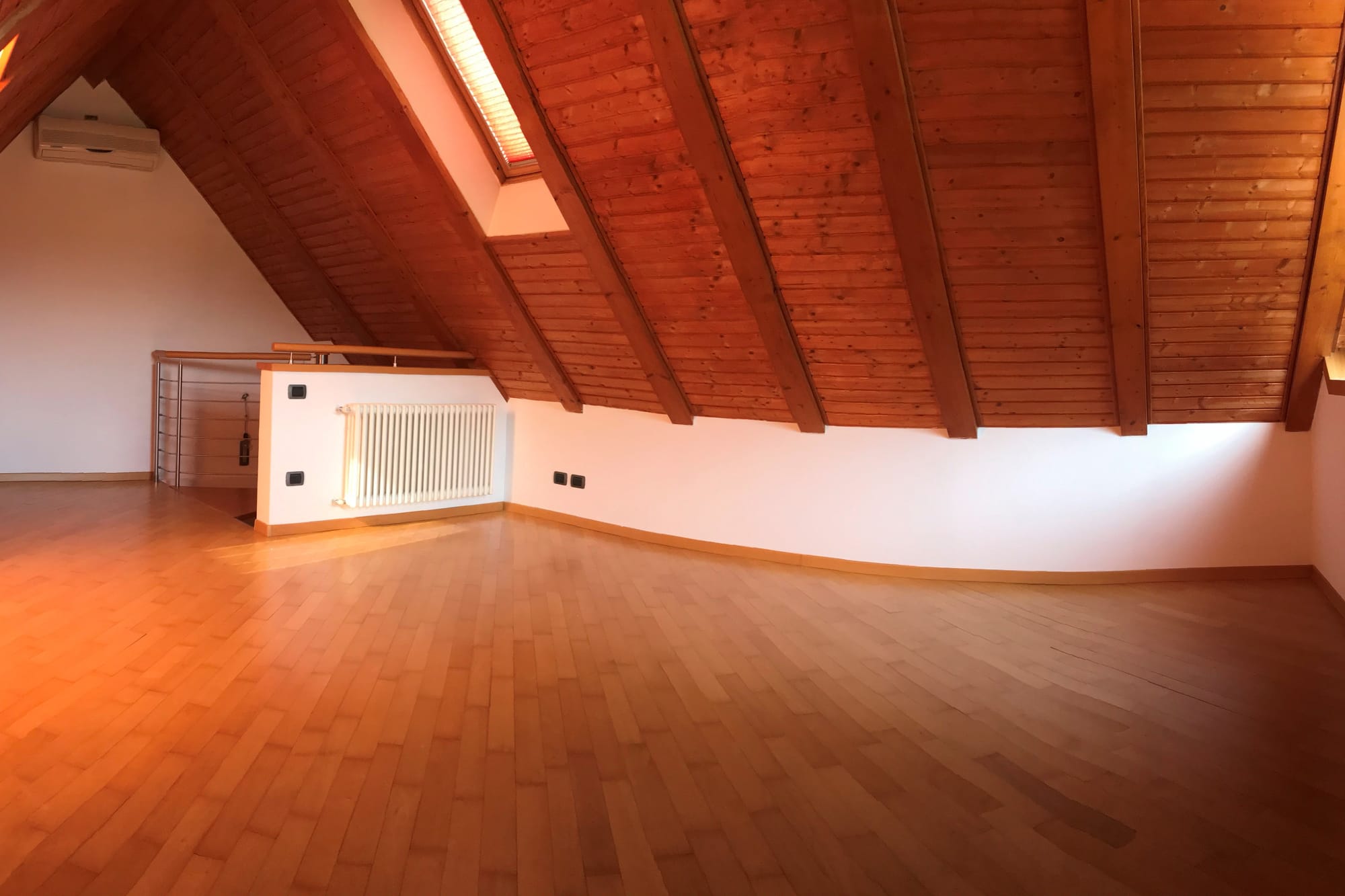 APPARTAMENTO MULTIPIANO CON TRE CAMERE DA LETTO 