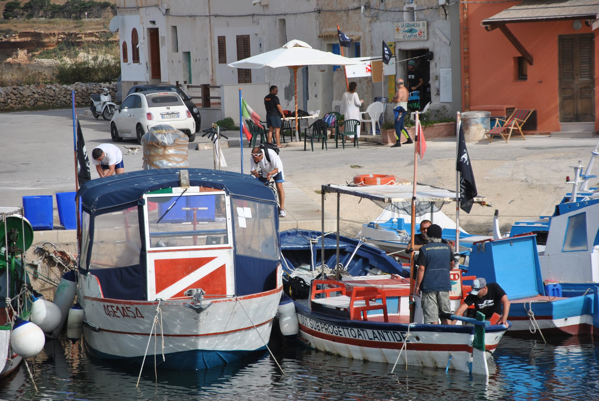 Le barche a pochi passi dalla Subbaqqueria