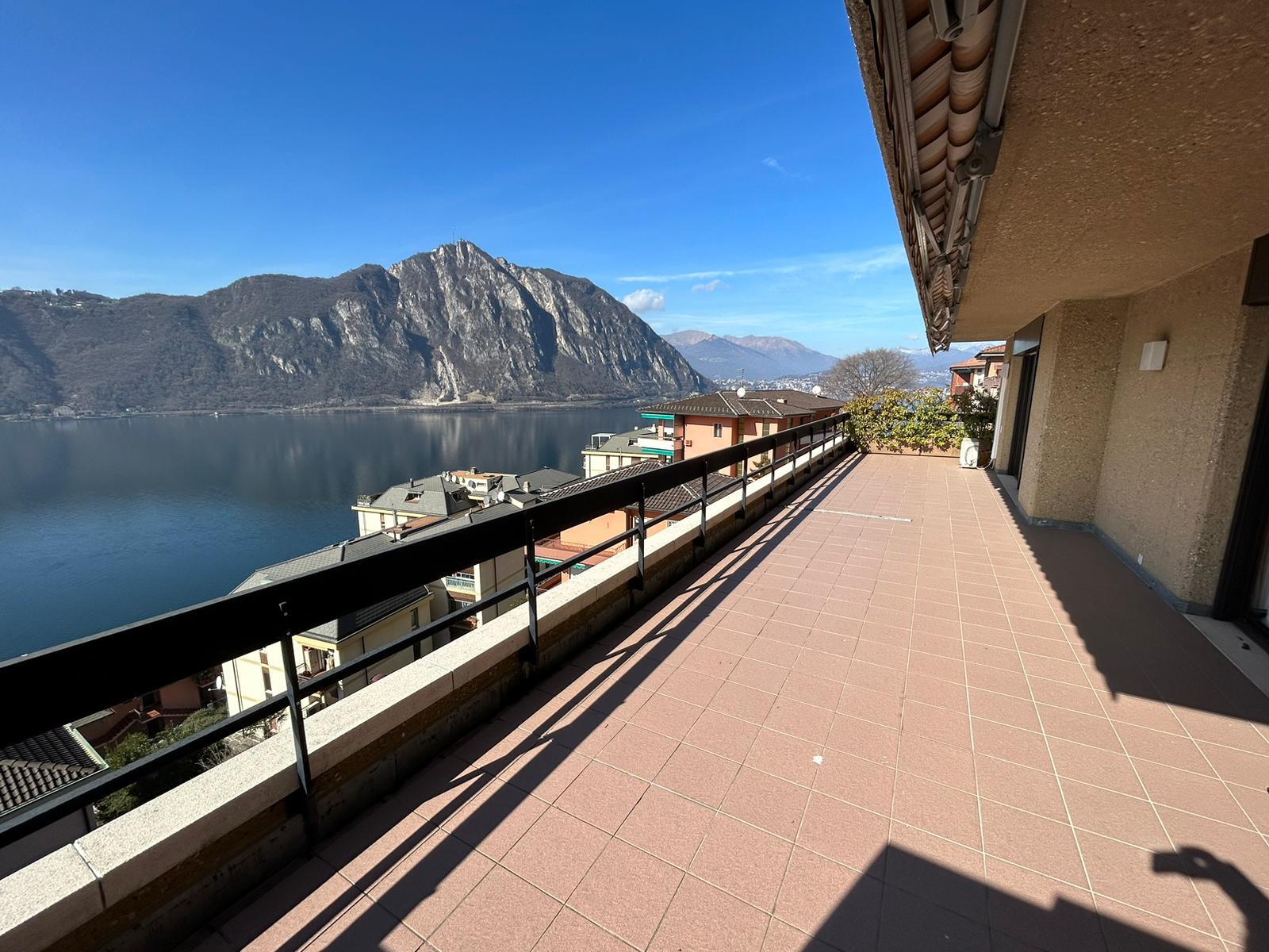 House for sale with sea vue 