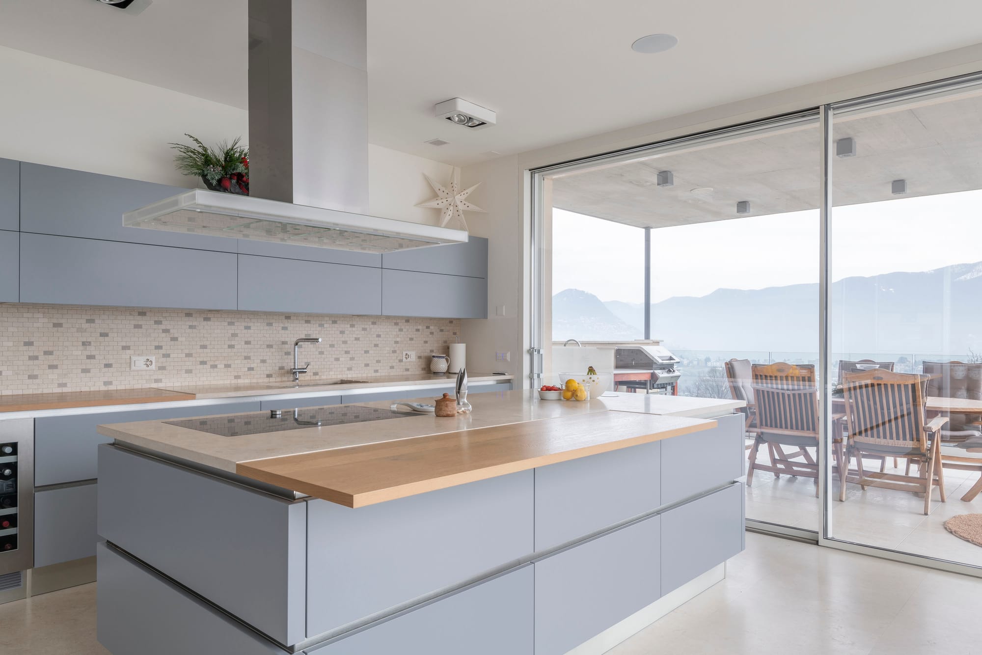 Exquisite Villa with Breathtaking Views and Luxury Finishes