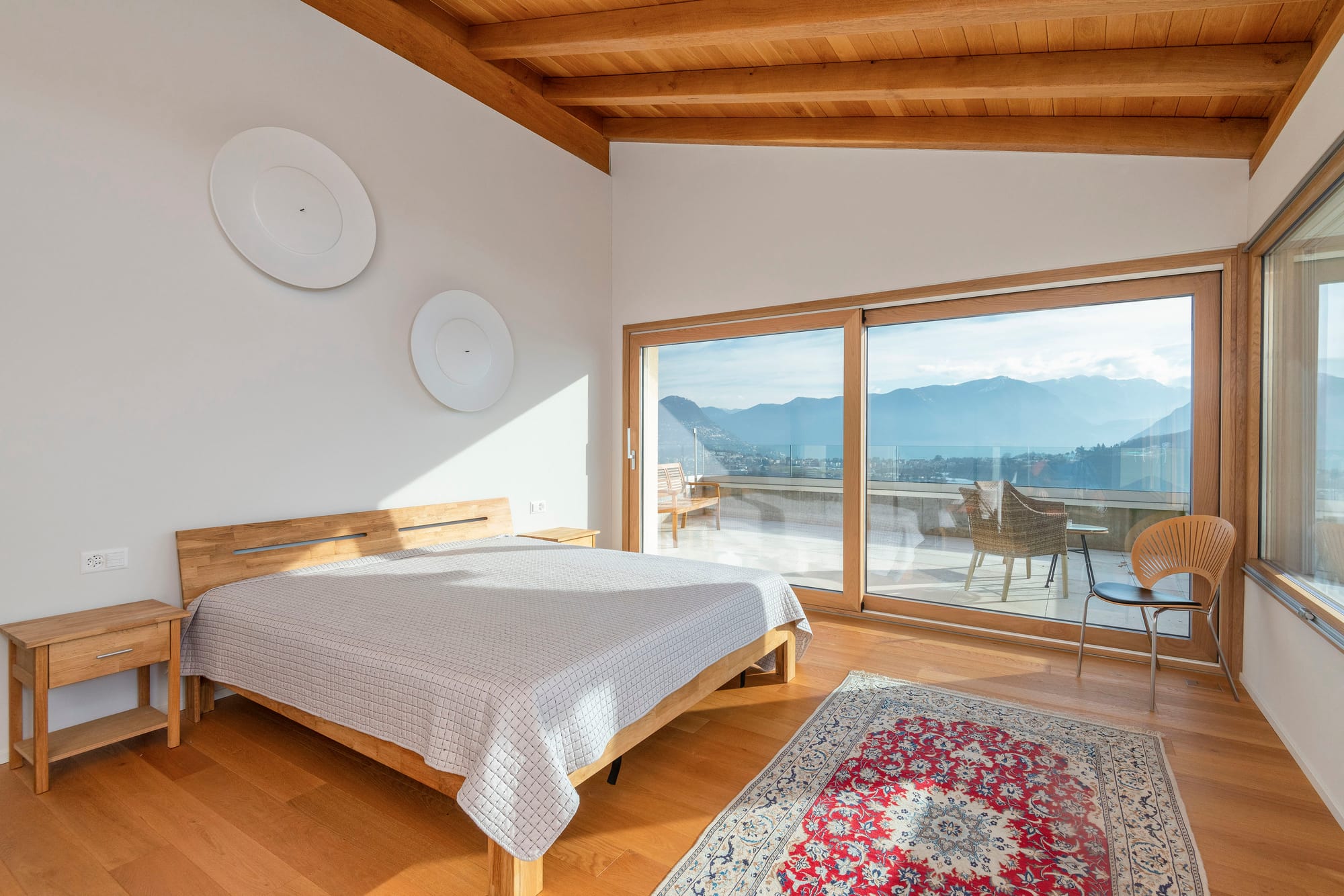 Exquisite Villa with Breathtaking Views and Luxury Finishes