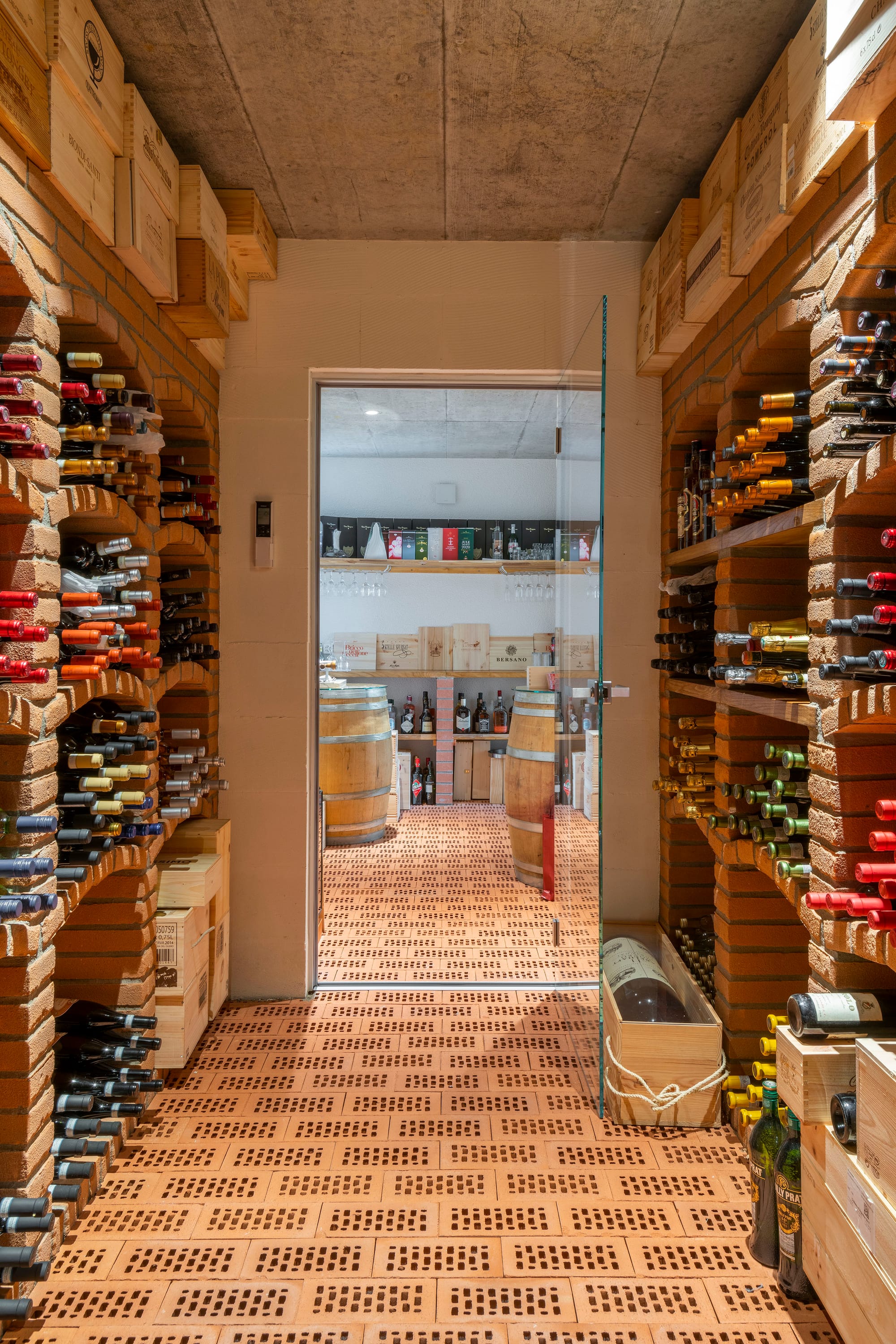 Exquisite Villa with Breathtaking Views and Luxury Finishes