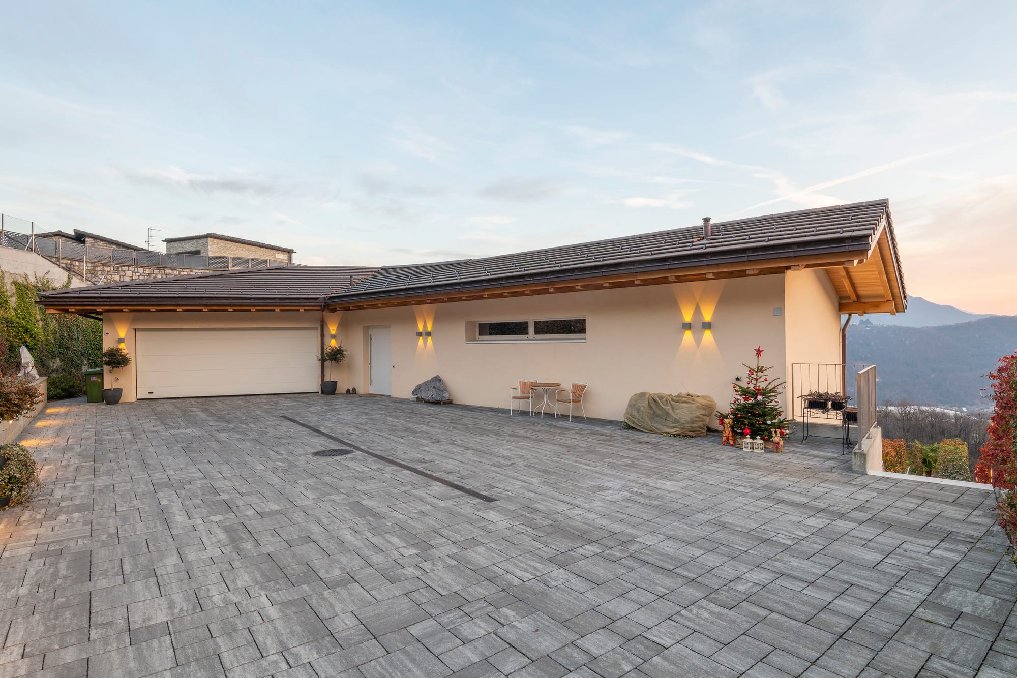 Exquisite Villa with Breathtaking Views and Luxury Finishes