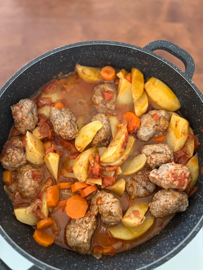 "לחמה בסח'ן" (בשר בצלחת)