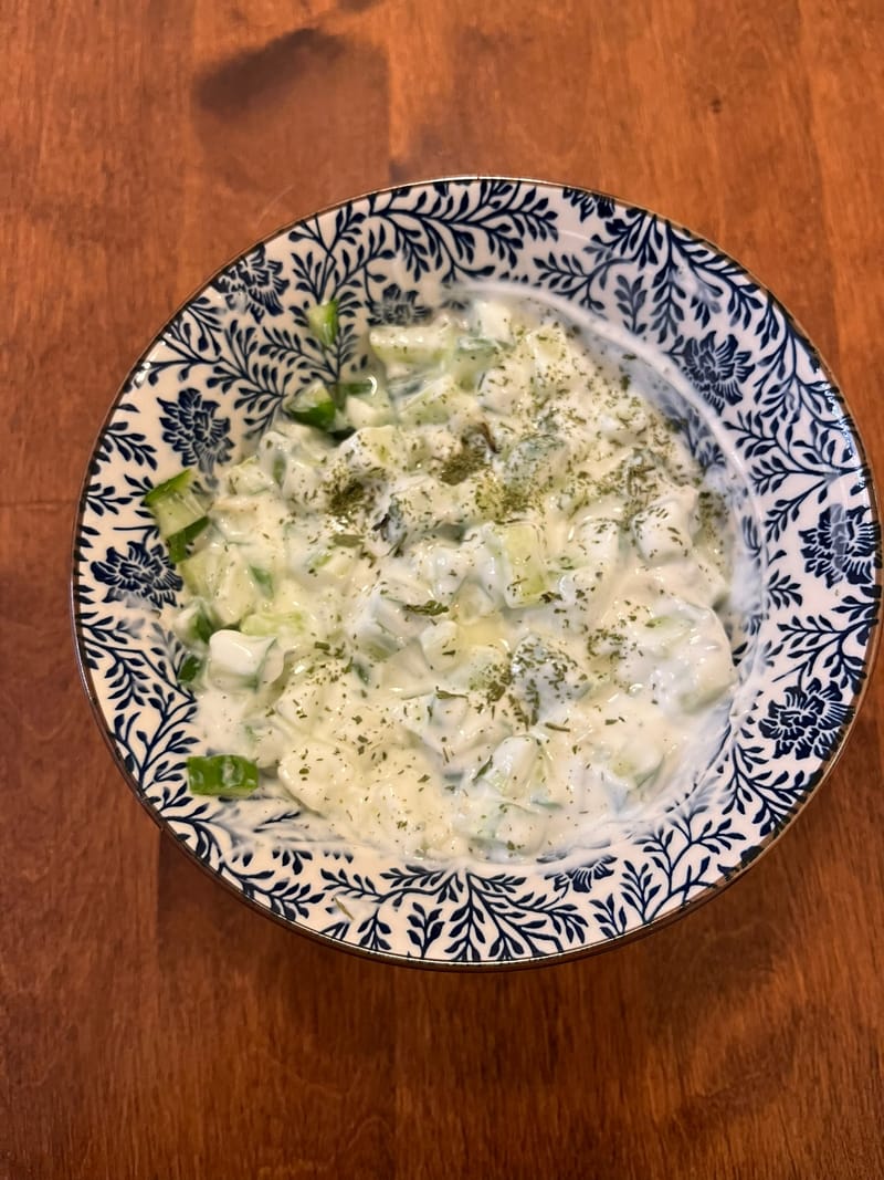 סלט מלפפונים ויוגורט