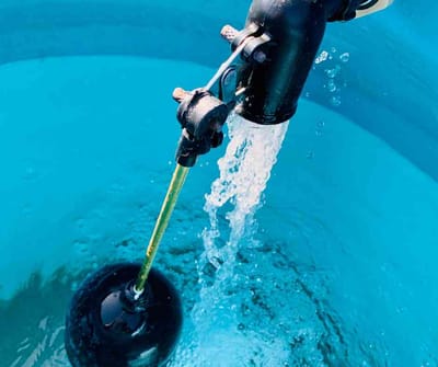 لحام خزانات الفيبر جلاس بالرياض