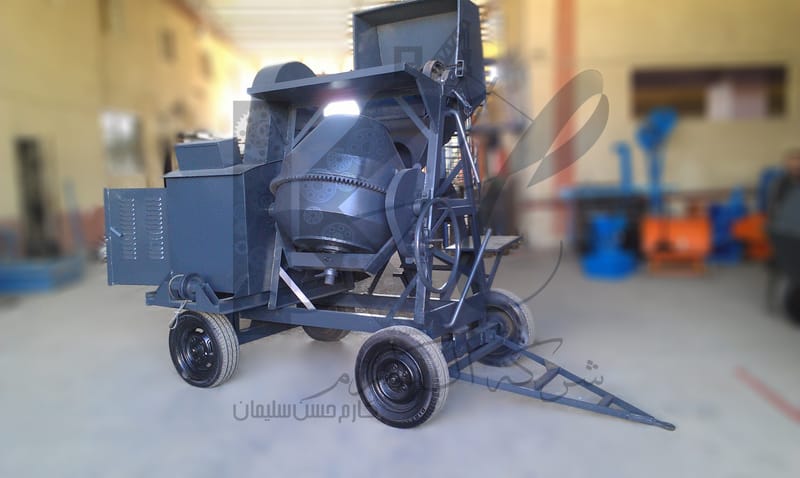 خلاطة خرسانية كبيرة بالونش