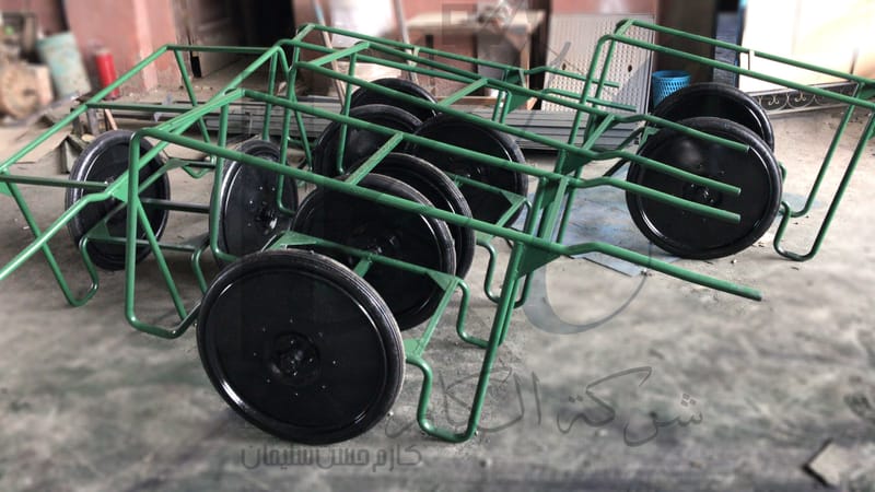 صناديق قمامة معدنية