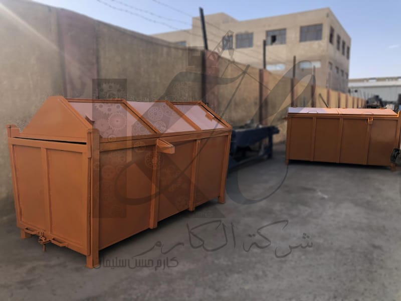 صناديق قمامة معدنية