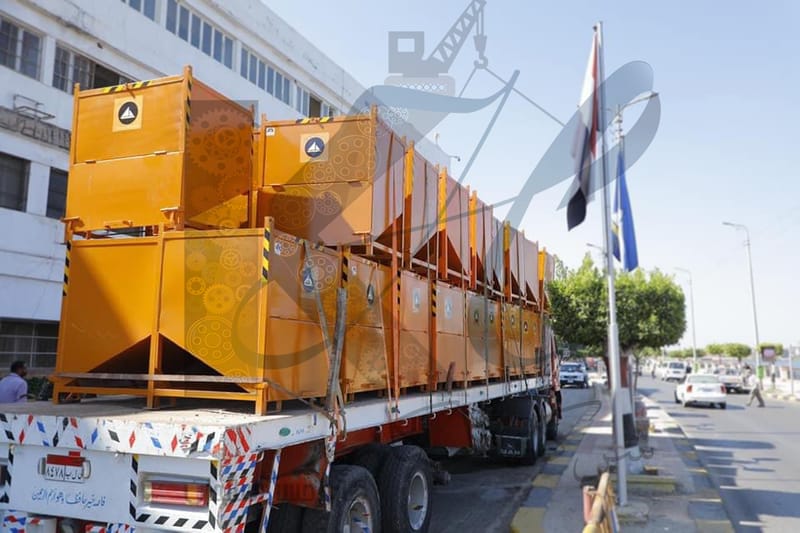 صناديق قمامة معدنية