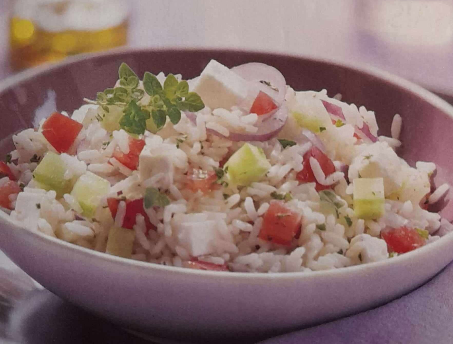 Salada grega de arroz