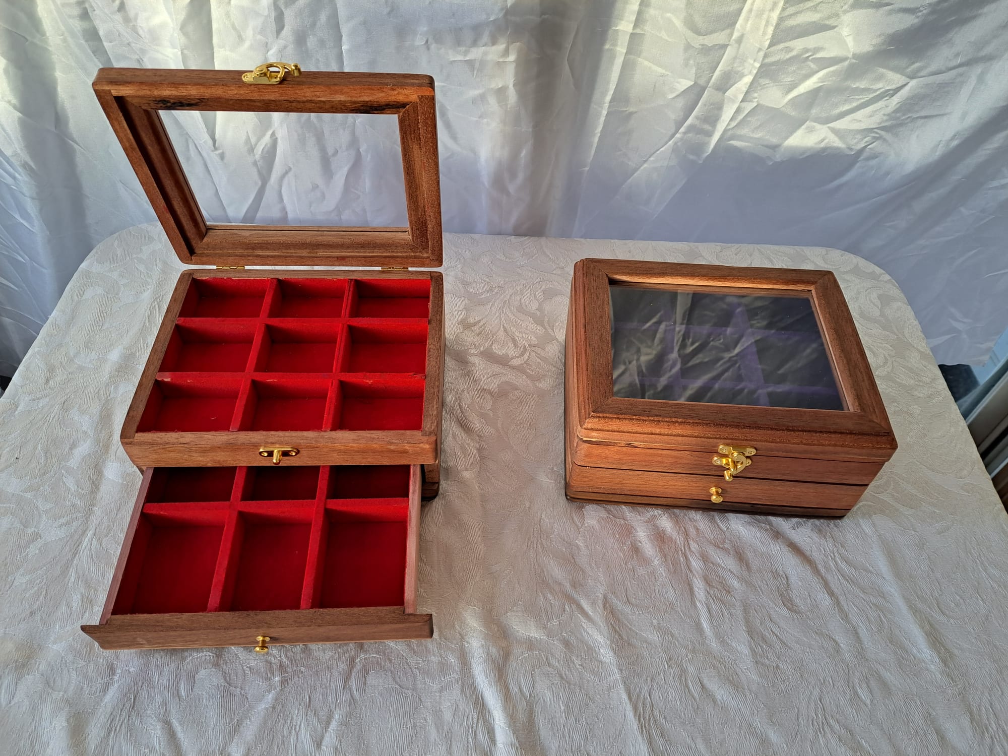 Jewelry box