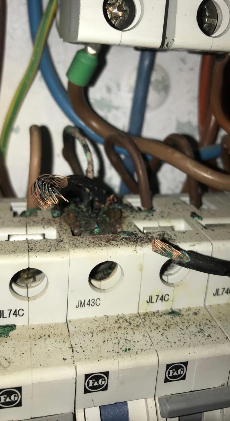 איתור קצרים