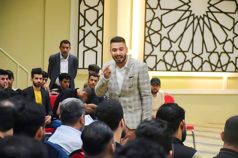 مسؤول كشافة الفرات يحاضر في دورة تدريبية