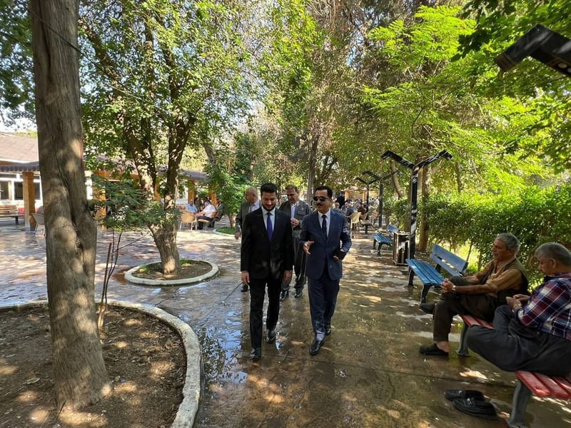 مسؤول مكتب اقليم كردستان يزور مركز المتقاعدين