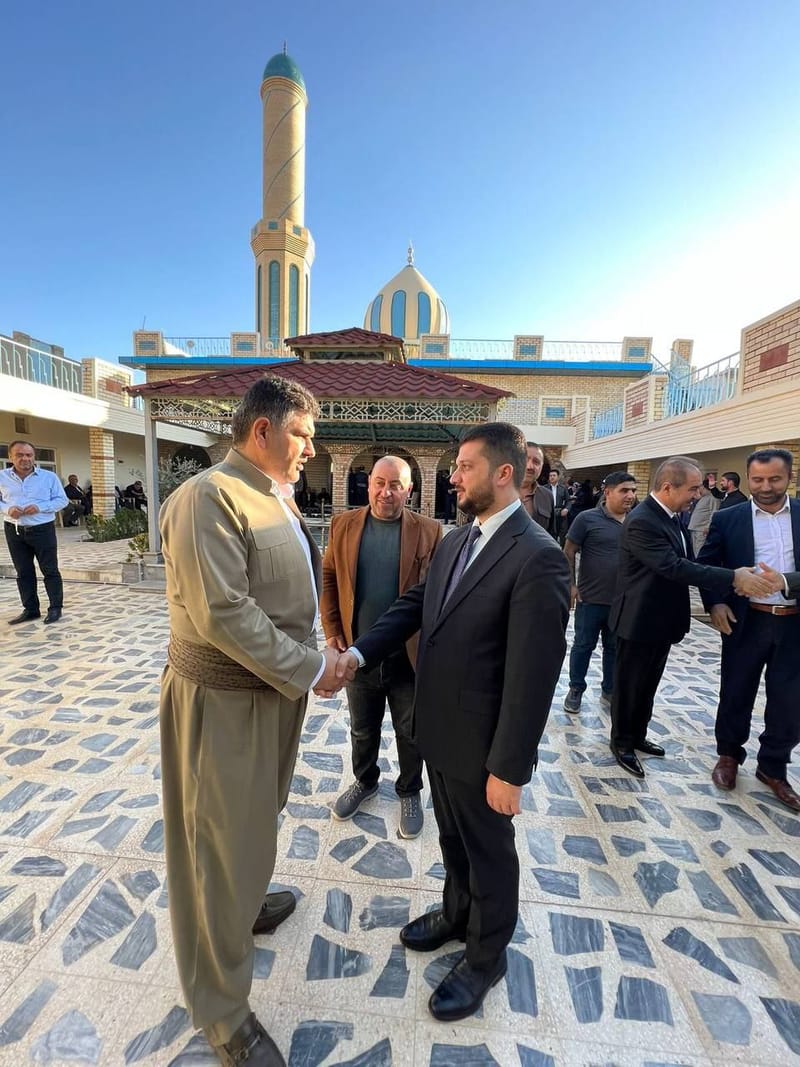 الاستاذ صباح الصالحي يقدم التعازي الى عائلة حاجي جميل أغا كورى