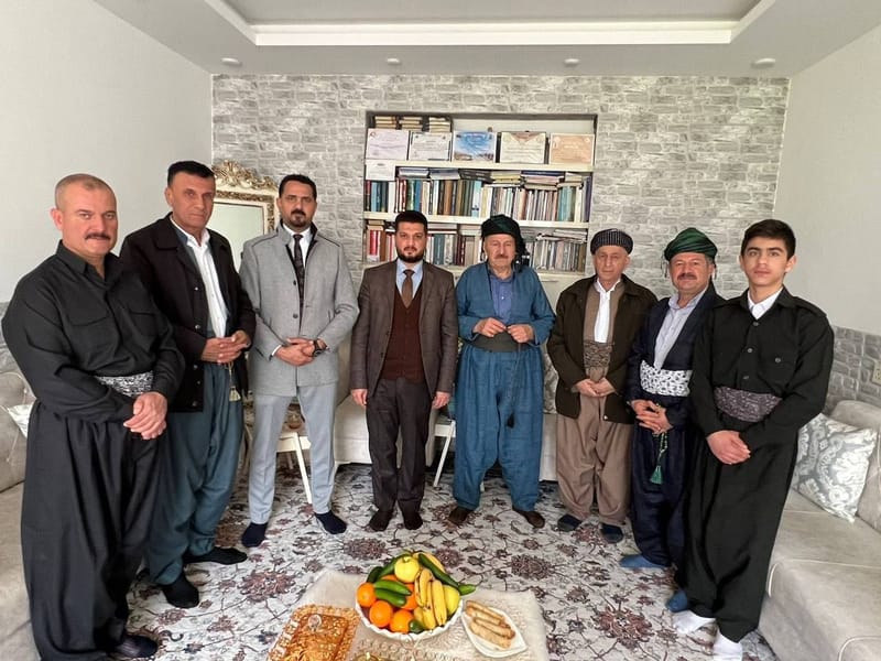 مسؤول مكتب اقليم كردستان الاستاذ صباح الصالحي يلتقي الشيخ اركان شيخ عشيرة بيرخضري