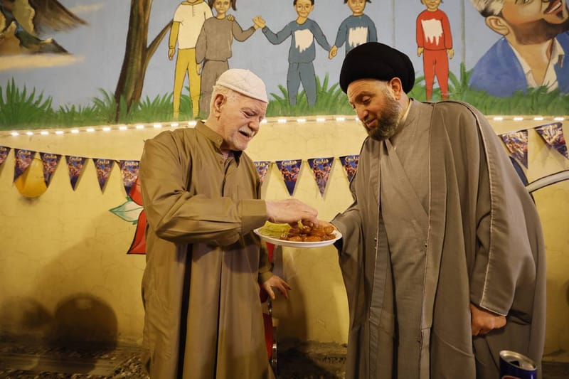 الحكيم يلتقي عدد من كبار السن والأيتام