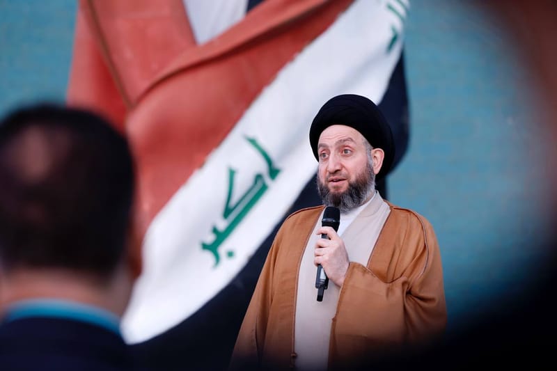 الحكيم يلتقي عددا من عوائل الشهداء في نصب الشهيد