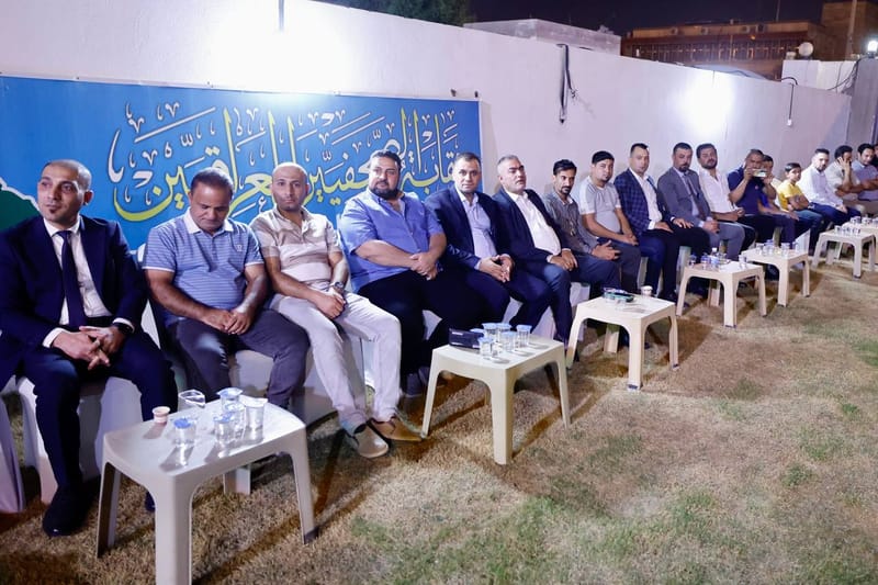 لقاء سماحة السيد عمار الحكيم عددا من صحفيي المحافظة في مقر فرع نقابة الصحفيين العراقيين في الديوانية.