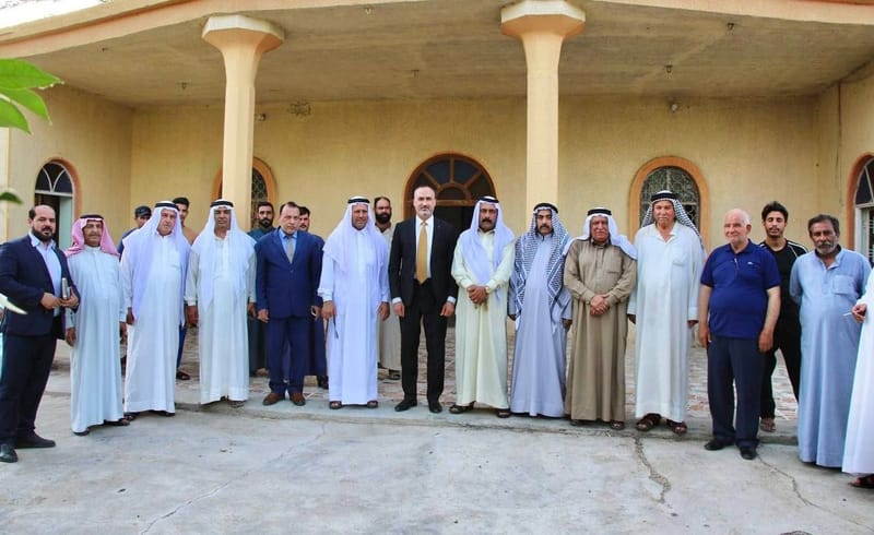 أمين المحافظة الأستاذ قاسم المعموري يلتقي جمعاً من الشيوخ والوجهاء في تلك المنطقة بمعية وفد تياري