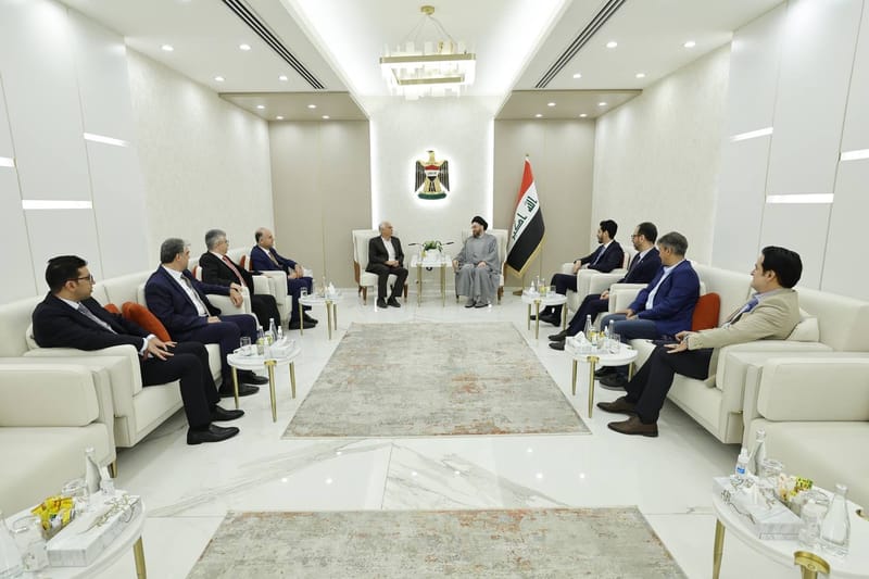 لقاء السيد عمار الحكيم عددا من النخب الكردية من أكاديميين ورؤساء مراكز بحثية