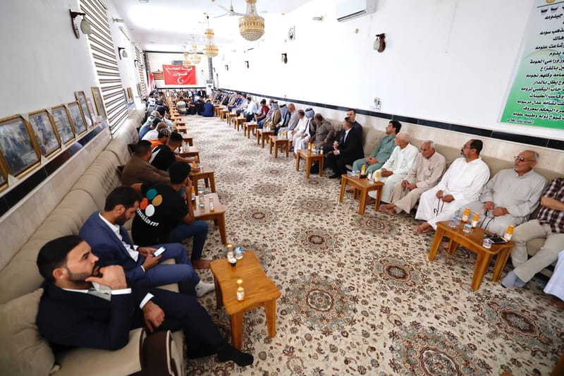 التقى سماحة السيد عمار الحكيم جمعا كريما من شيوخ وووجهاء قضاء الجدول الغربي بمحافظة كربلاء المقدسة وفي مضيف قبيلة العصامات الهوازنية