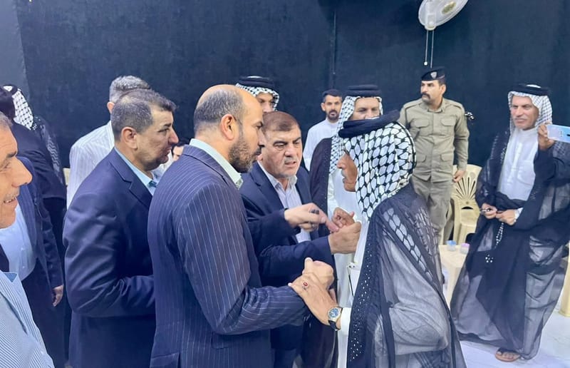 وفد تياري يرأسه أمين محافظة ذي قار الأستاذ حيدر غني الحسيناوي يقدم واجب العزاء إلى عضو الهيئة العامة في المحافظة الأستاذ هيثم عزيز الحمداني، وذلك بوفاة ابنته.