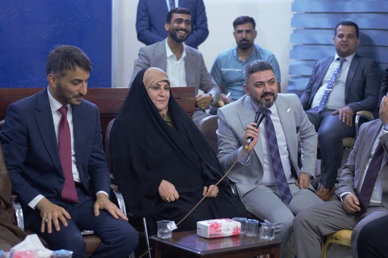 جانب من حضور قيادات تيار الحكمة الوطني في النجف الأشرف لتبادل التهاني والتبريكات بحلول عيد الأضحى المبارك بحضور السيد محافظ النجف الأشرف الأستاذ يوسف كناوي و عضو المكتب السياسي الشيخ إحسان الفضلي وعضو مجلس المحافظة العلوية سهام المحنة.