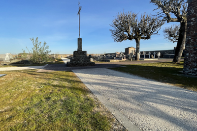 Le Cimetière image