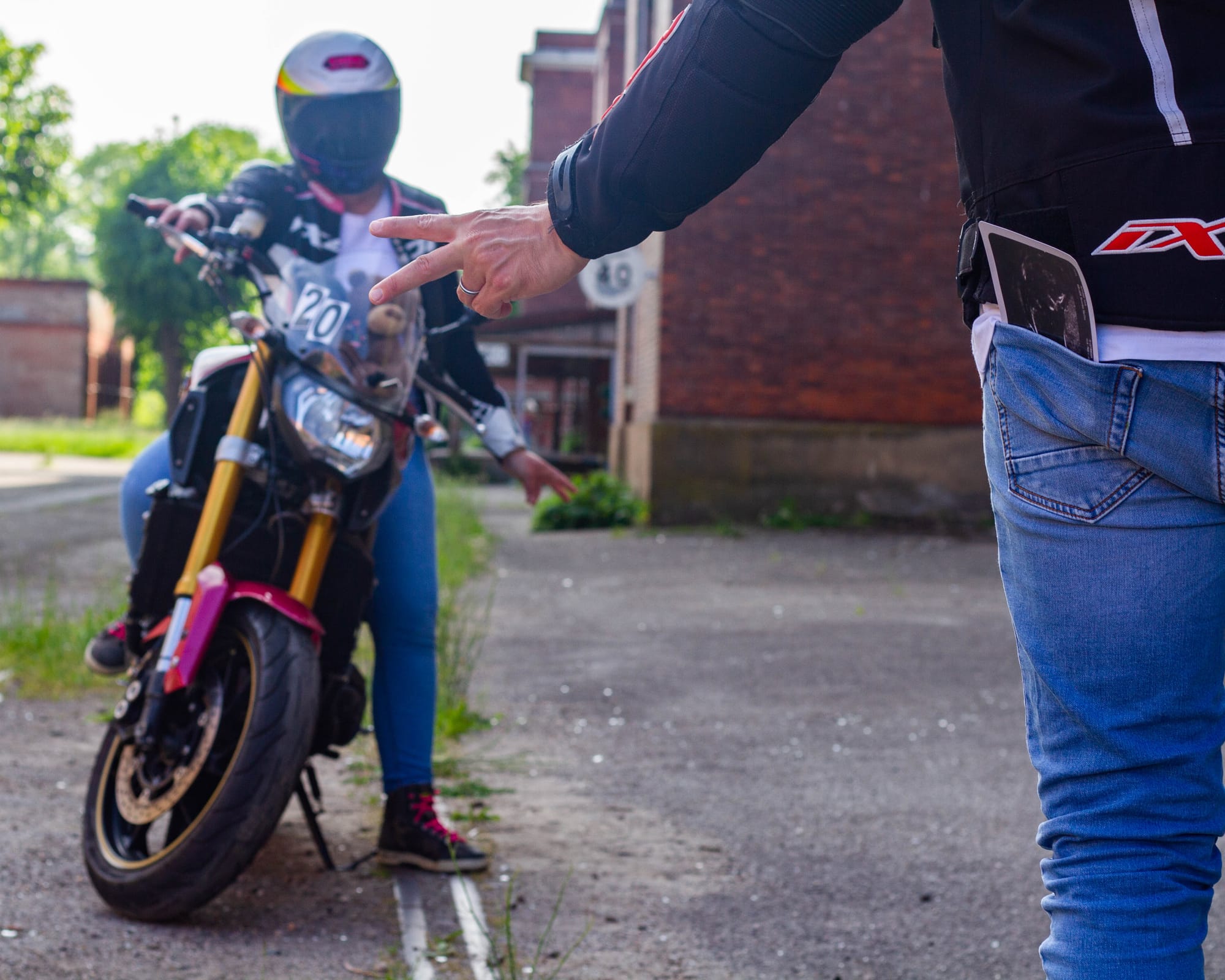 Séverine, James, la moto et leur futur bébé