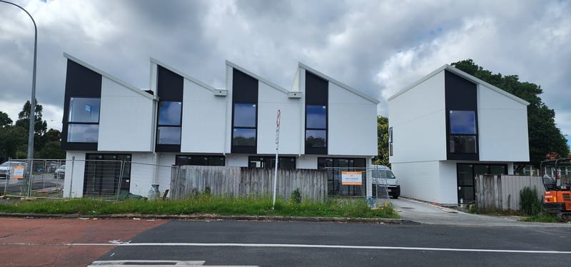 3/2 Riversdale Road, Avondale