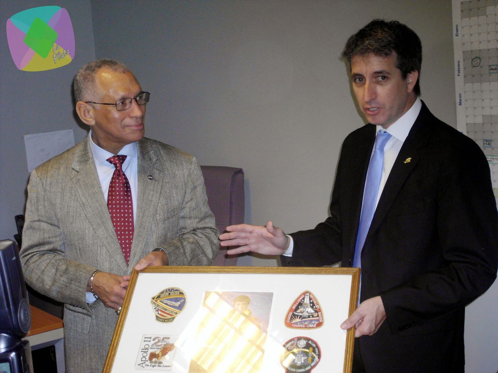 Charles Bolden visita el Planetario de la UNLP