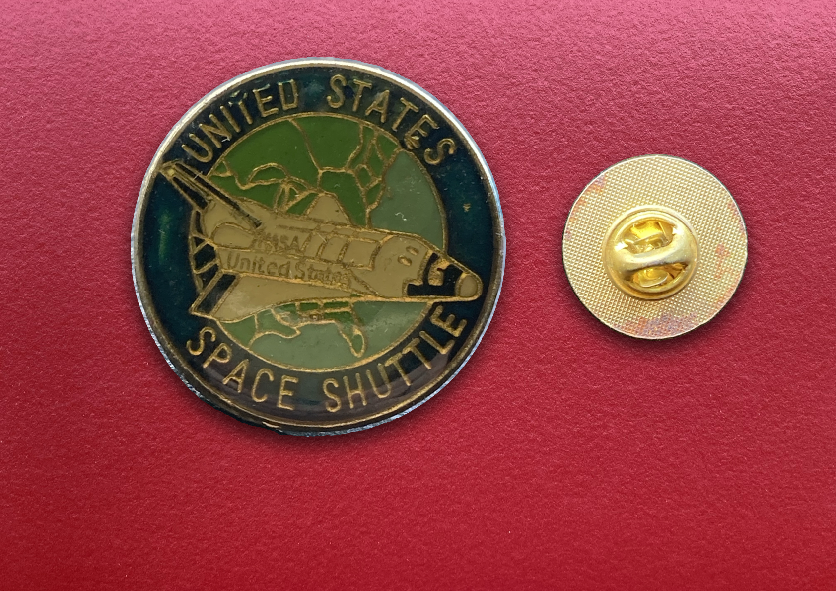 Pin Space Shuttle