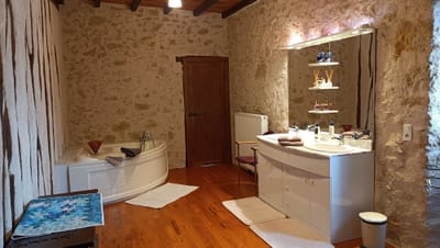 CHAMBRE D'HÔTES  image