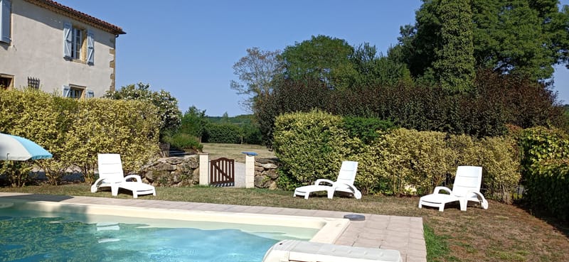 Piscine couverte et chauffée  d'Avril à Octobre