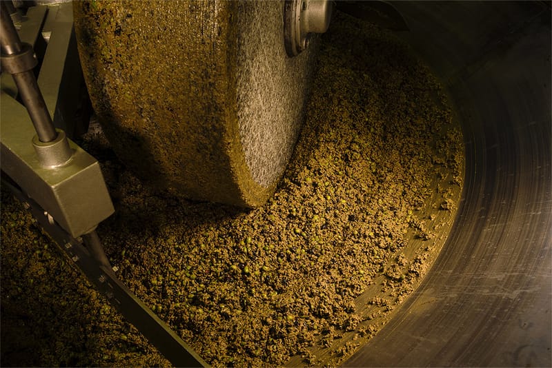 Olio Extravergine di oliva (l'ugh)