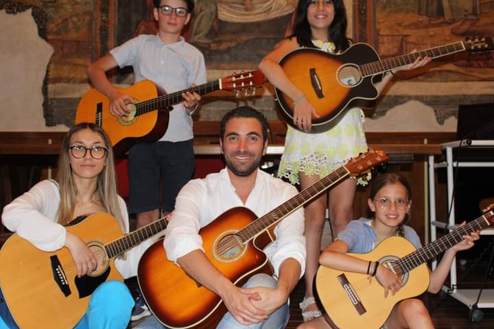 CORSO E SAGGIO DI CHITARRA